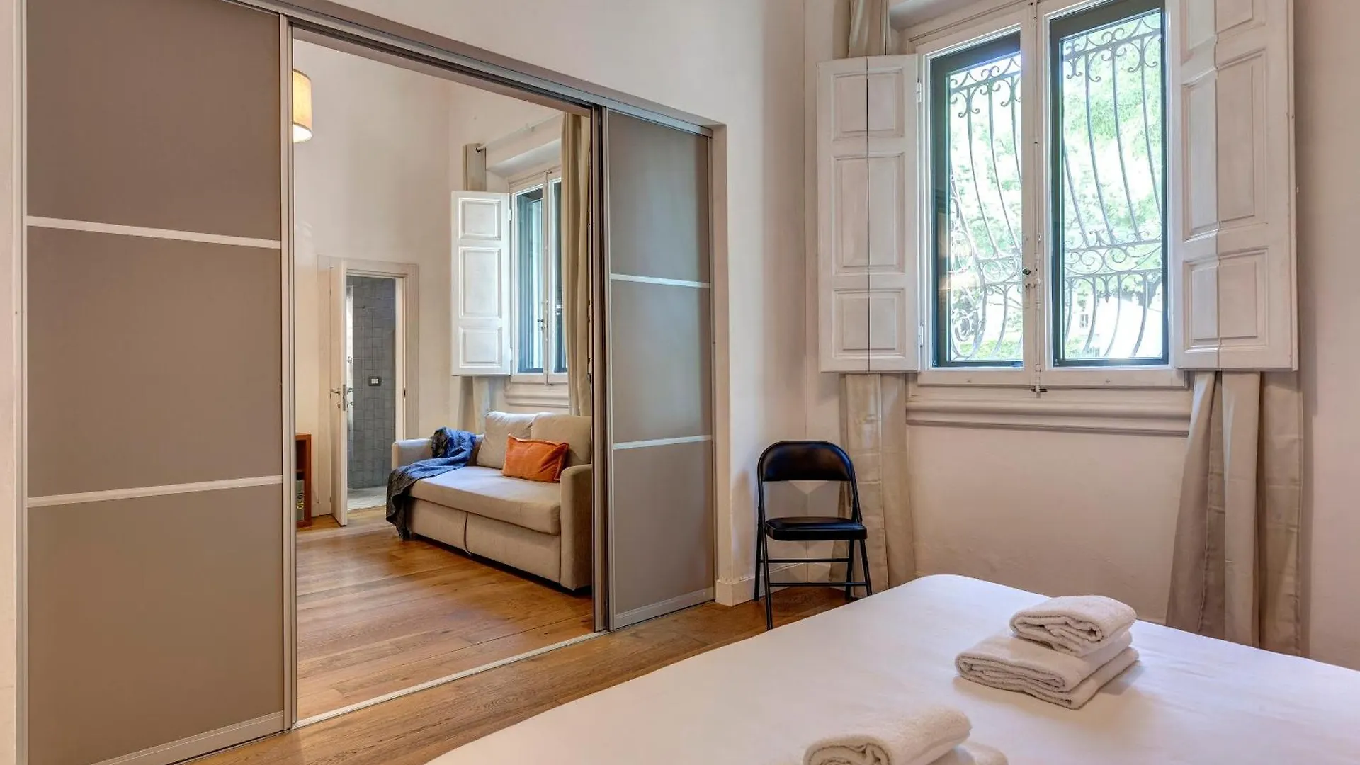 Gramsci Apartment By Mamo Florenz 0*,